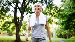 Toto je najspoľahlivejší a najjednoduchší spôsob, ako schudnúť v oblasti brucha po 60. roku života